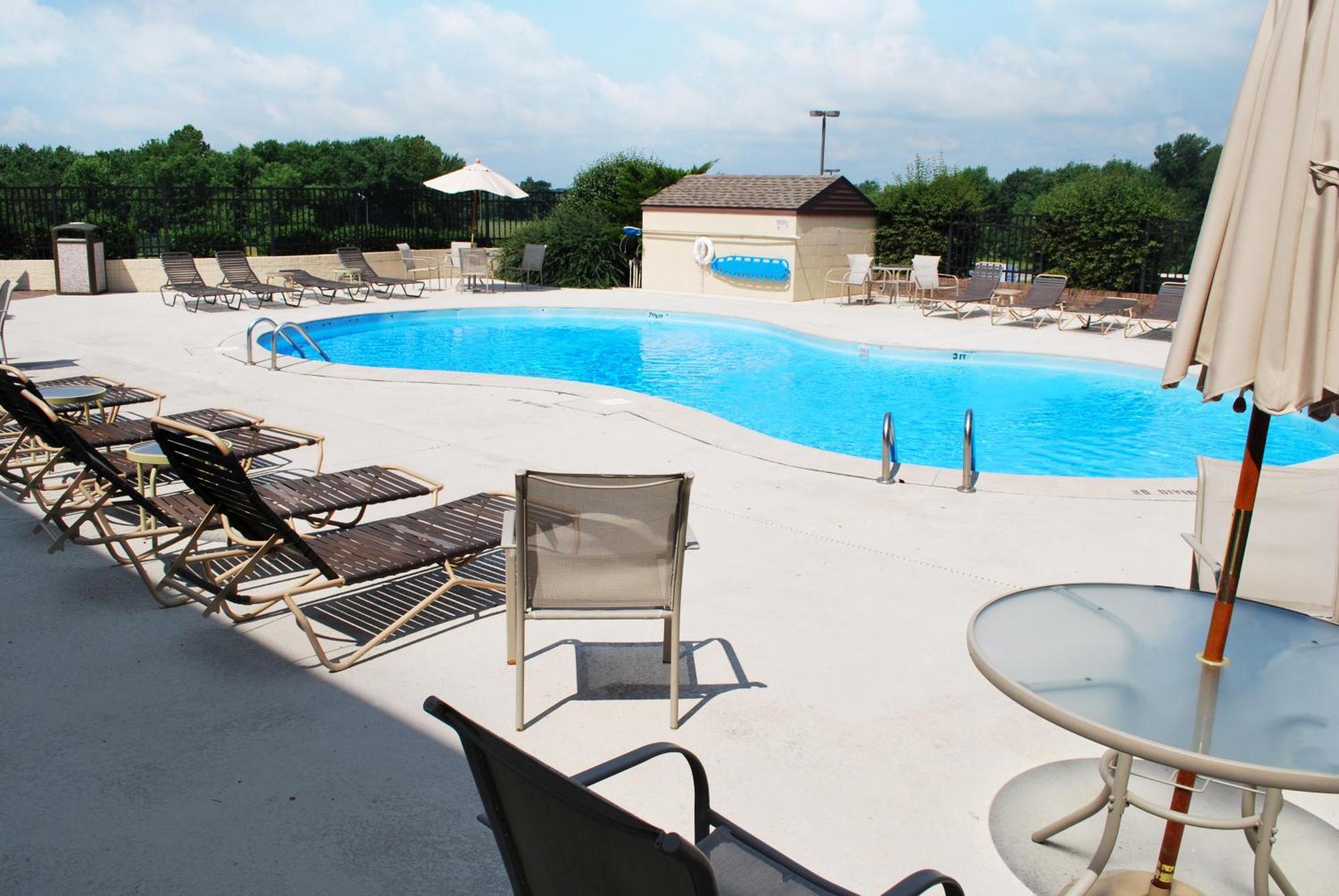 Clarion Pointe Hotel Jasper Exterior photo