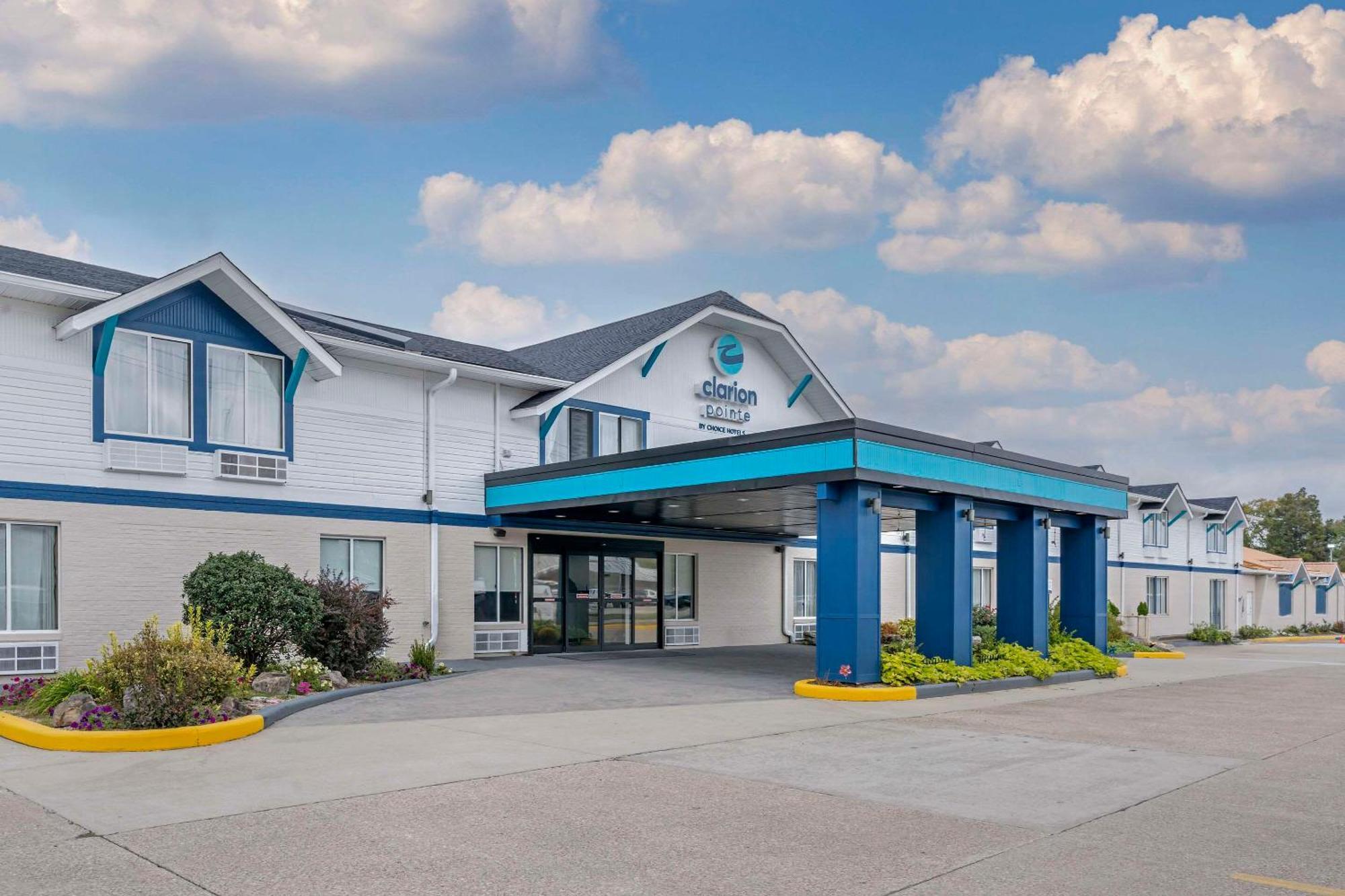 Clarion Pointe Hotel Jasper Exterior photo