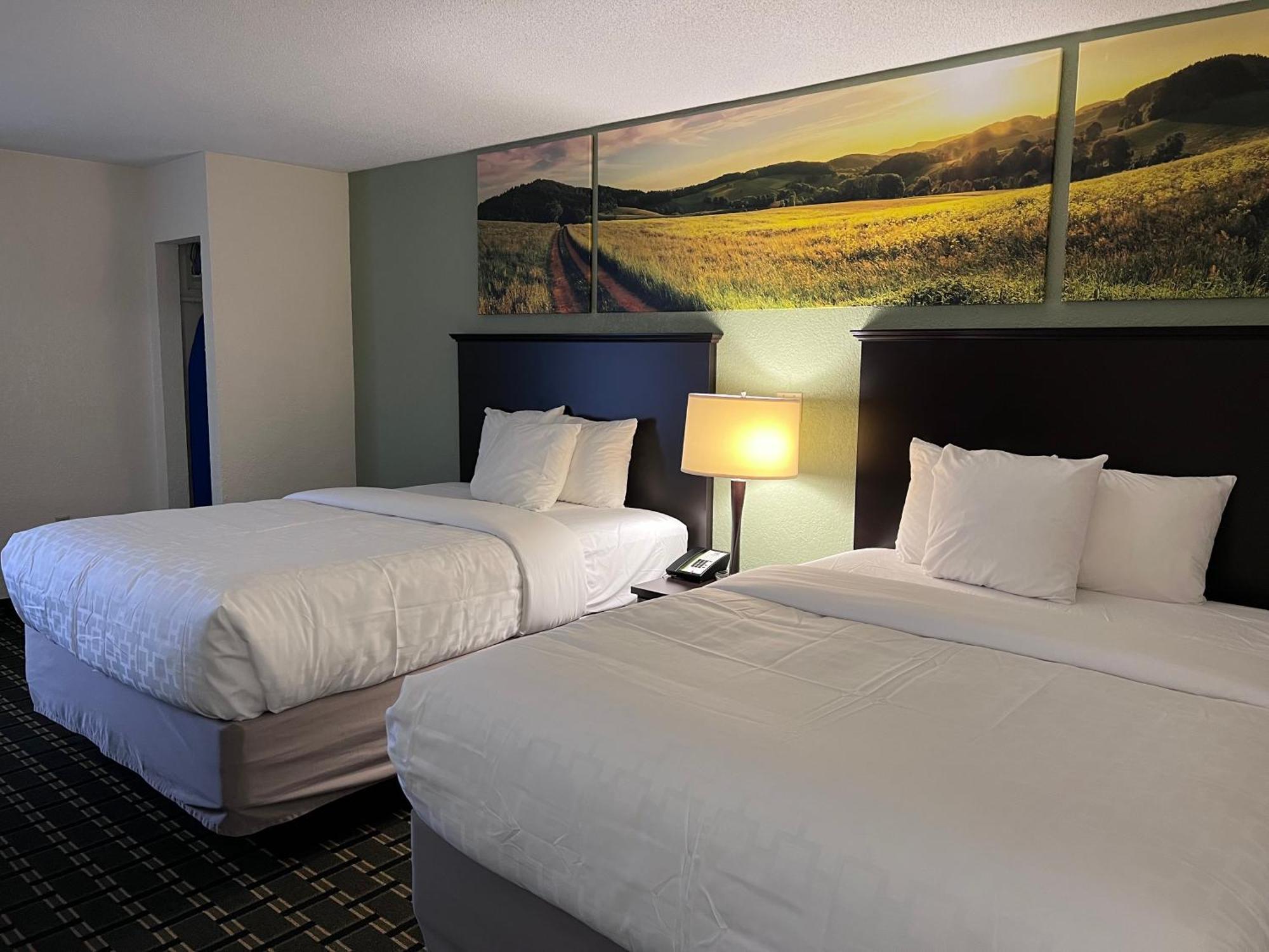 Clarion Pointe Hotel Jasper Exterior photo